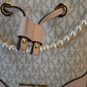 Michael Kors Bucket Bag